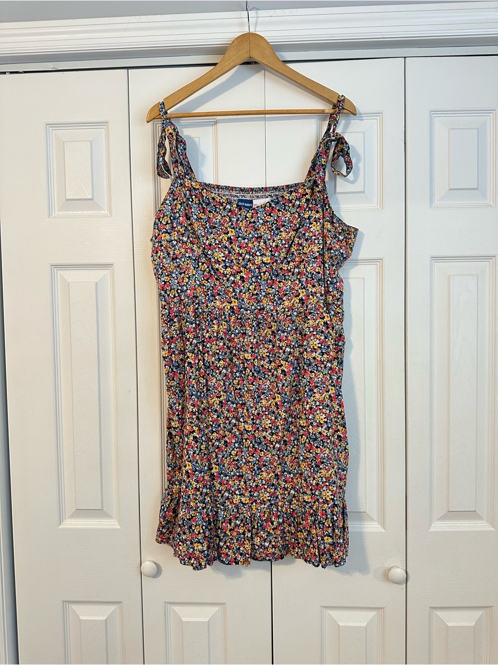 Old Navy Floral Tie-Shoulder Sundress in Multicolor, XXL